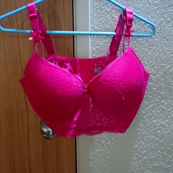 Too big - Picture 1 of 2